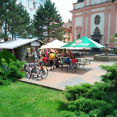 Apartments Rose Garden Decin Esterno foto
