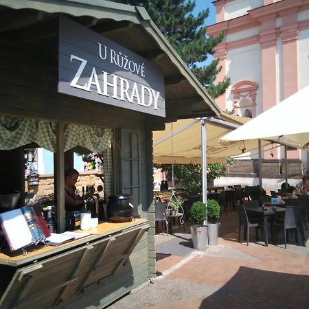 Apartments Rose Garden Decin Esterno foto
