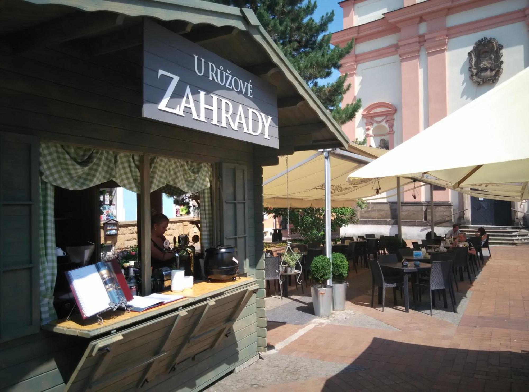 Apartments Rose Garden Decin Esterno foto